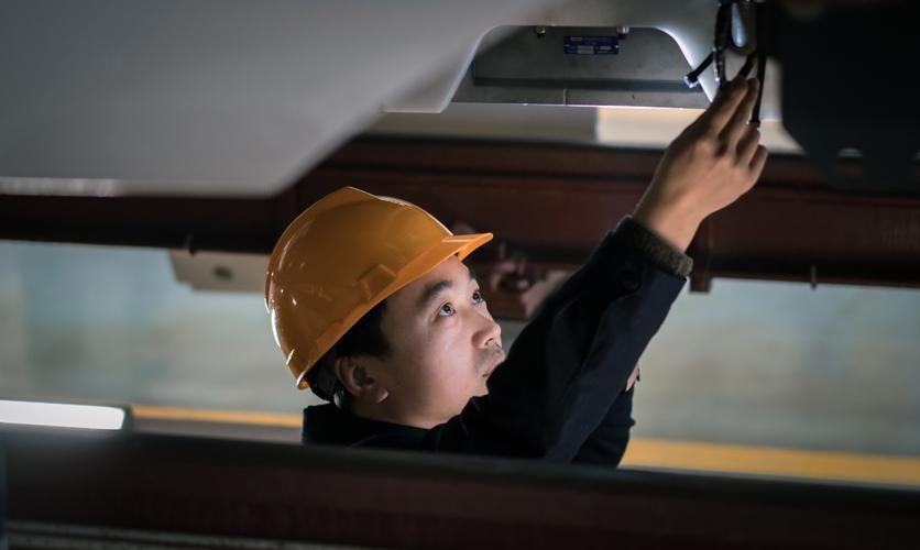 为什么高铁不可以在夜间运行,为啥开通了夜间高铁