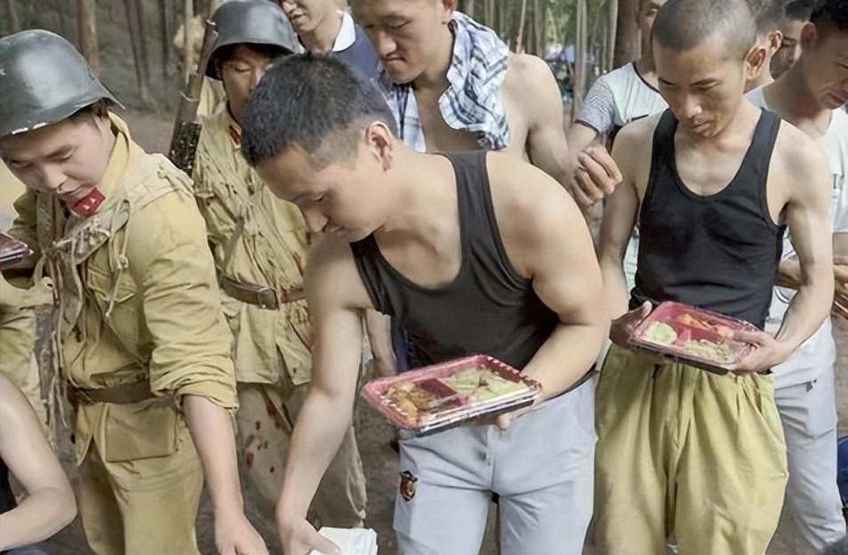 横店群演生活真实写照,实拍横店群演现状