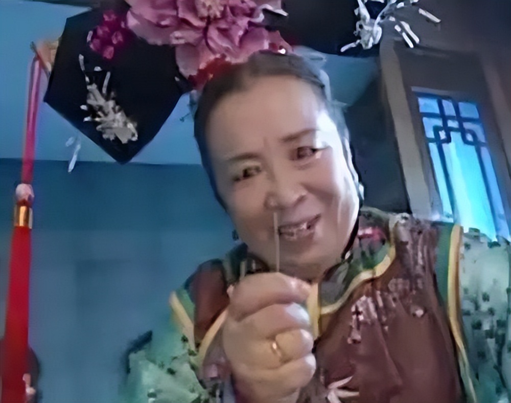 金属外壳手机漏电,电器的金属外壳漏电