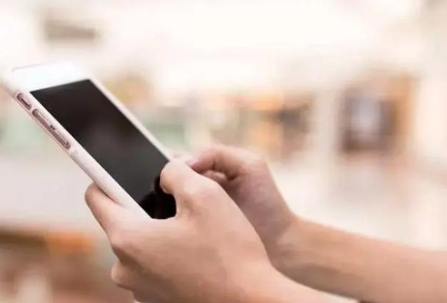 神秘男子买彩票中奖2100万,男子中彩票大奖第二天淡定去上班