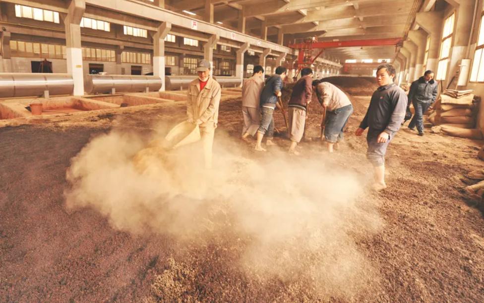 茅台酒厂怎么防止工人偷喝茅台,3000一瓶的茅台酒是什么人在喝