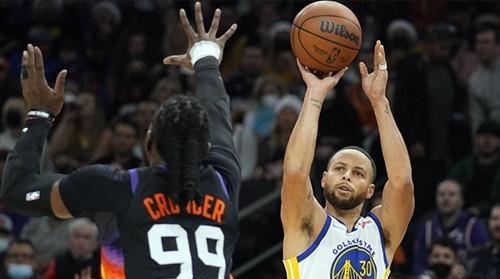 名嘴点评库里高难度三分绝杀太阳,34分超级大逆转湖人掀翻开拓者