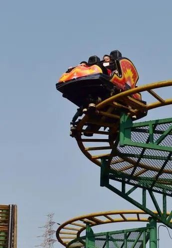 当方特「退场」，余下的还有回声