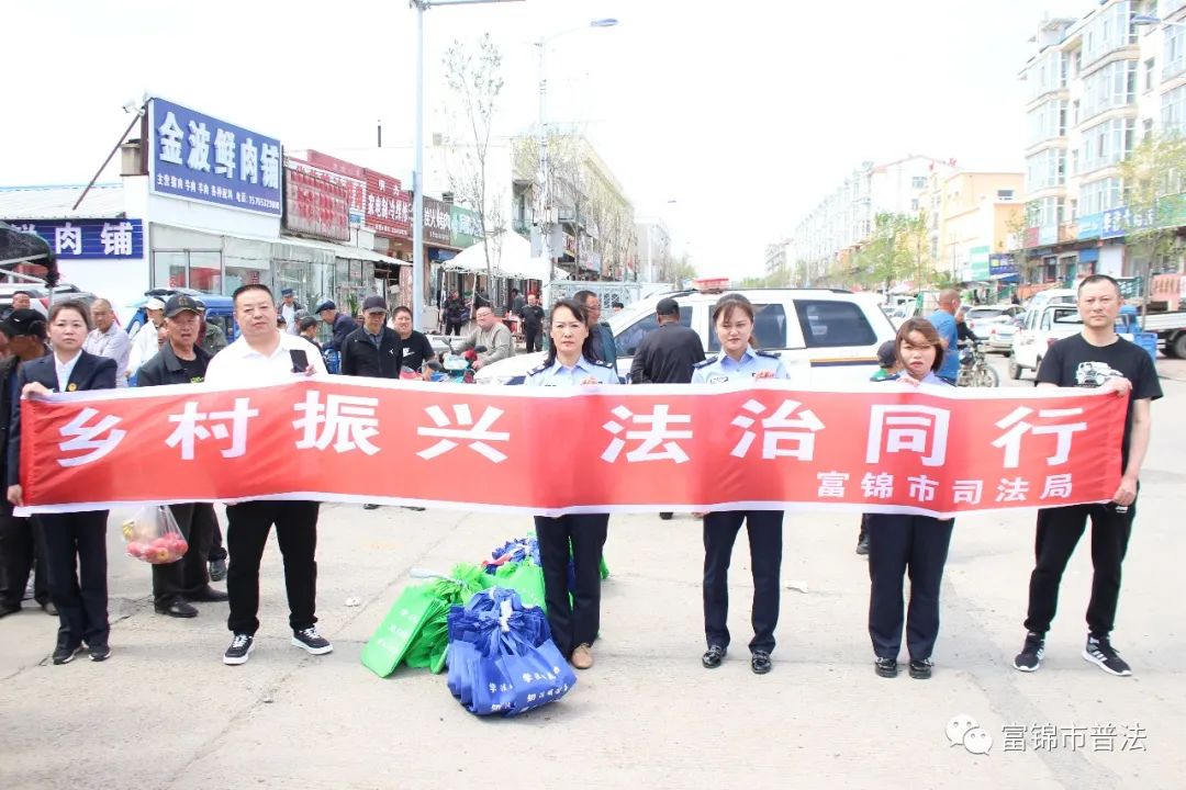 垃圾分类以法治为基础,垃圾分类宣传教育与严格执法