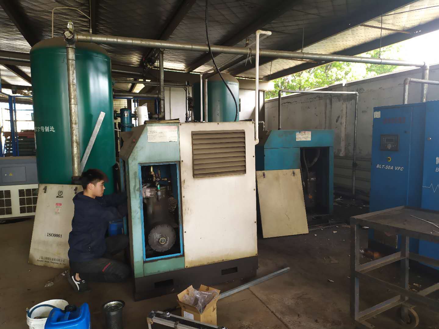 冬天螺杆空压机气管怎么防冻,空压机气管保温措施