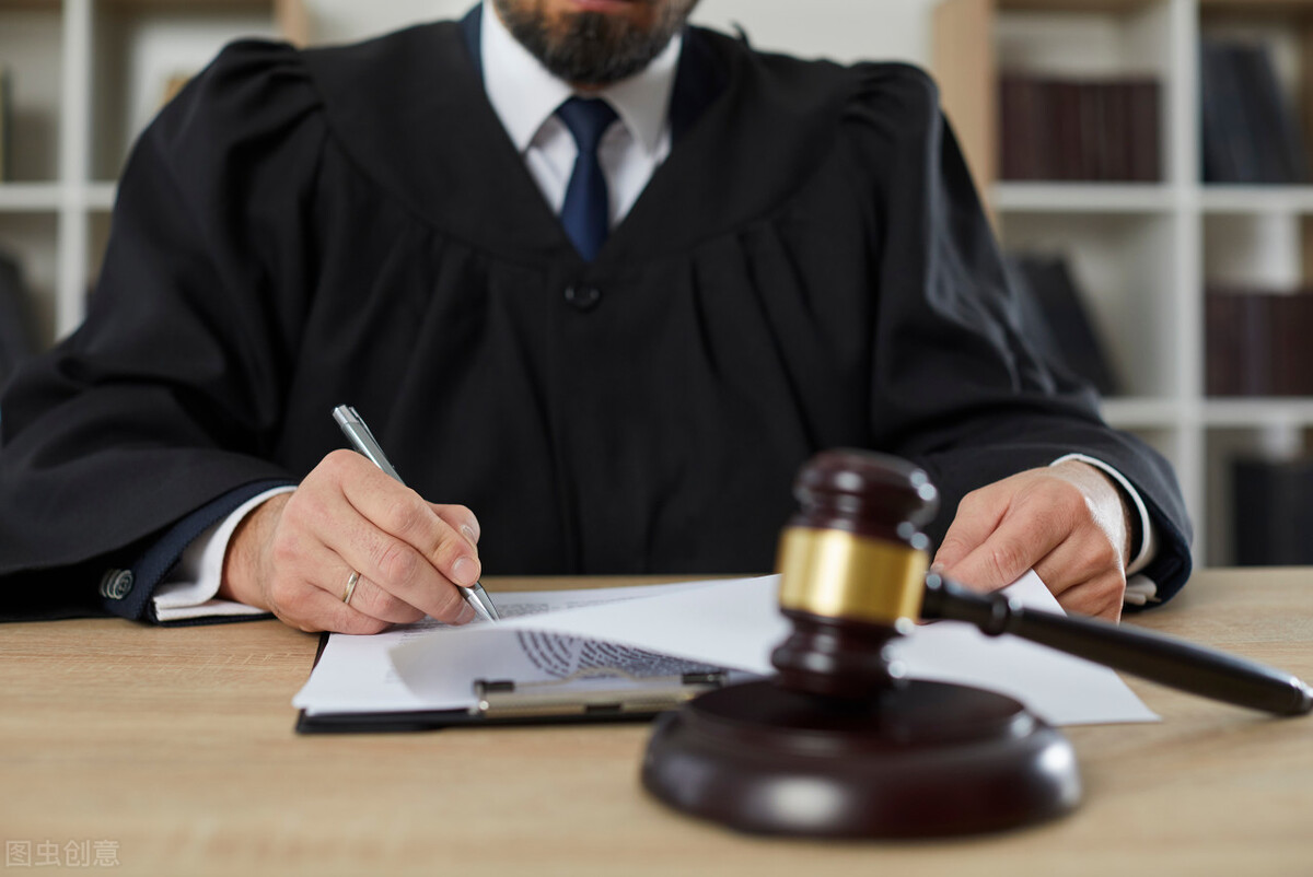 买到过期食品学会正确维权,买到过期食品不敢去要赔偿怎么办