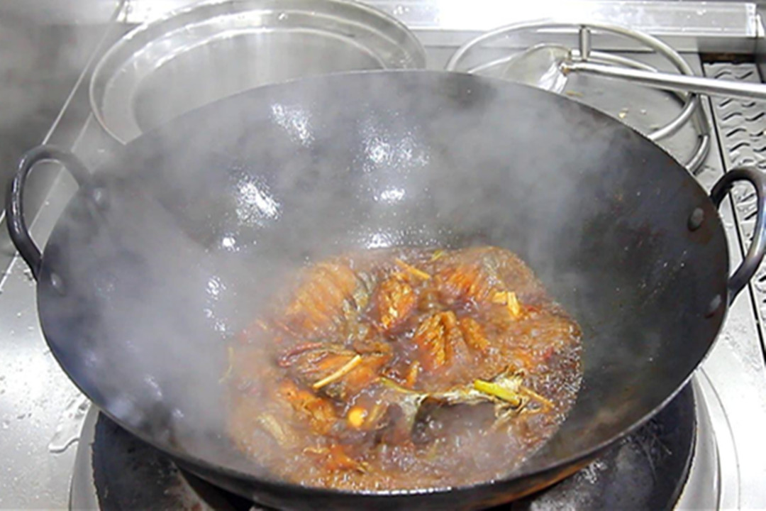 带鱼绿眼睛和黑眼睛有什么区别,买带鱼时红眼与黄眼有什么区别