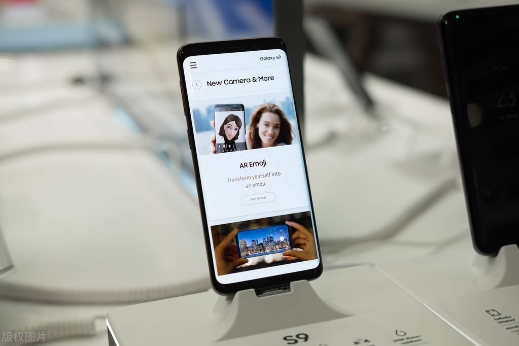 华为小米三星折叠手机哪个好,三星苹果华为小米最值得买的手机