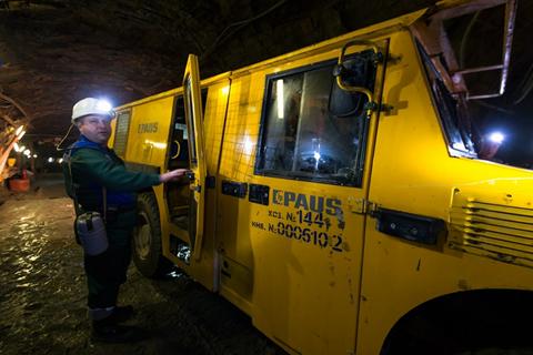 飞越俄罗斯上空,世界目前最大的钻石矿