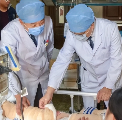 造优秀品牌，铸卓越团队——精湛技术扛起救治伤烧患者的责任