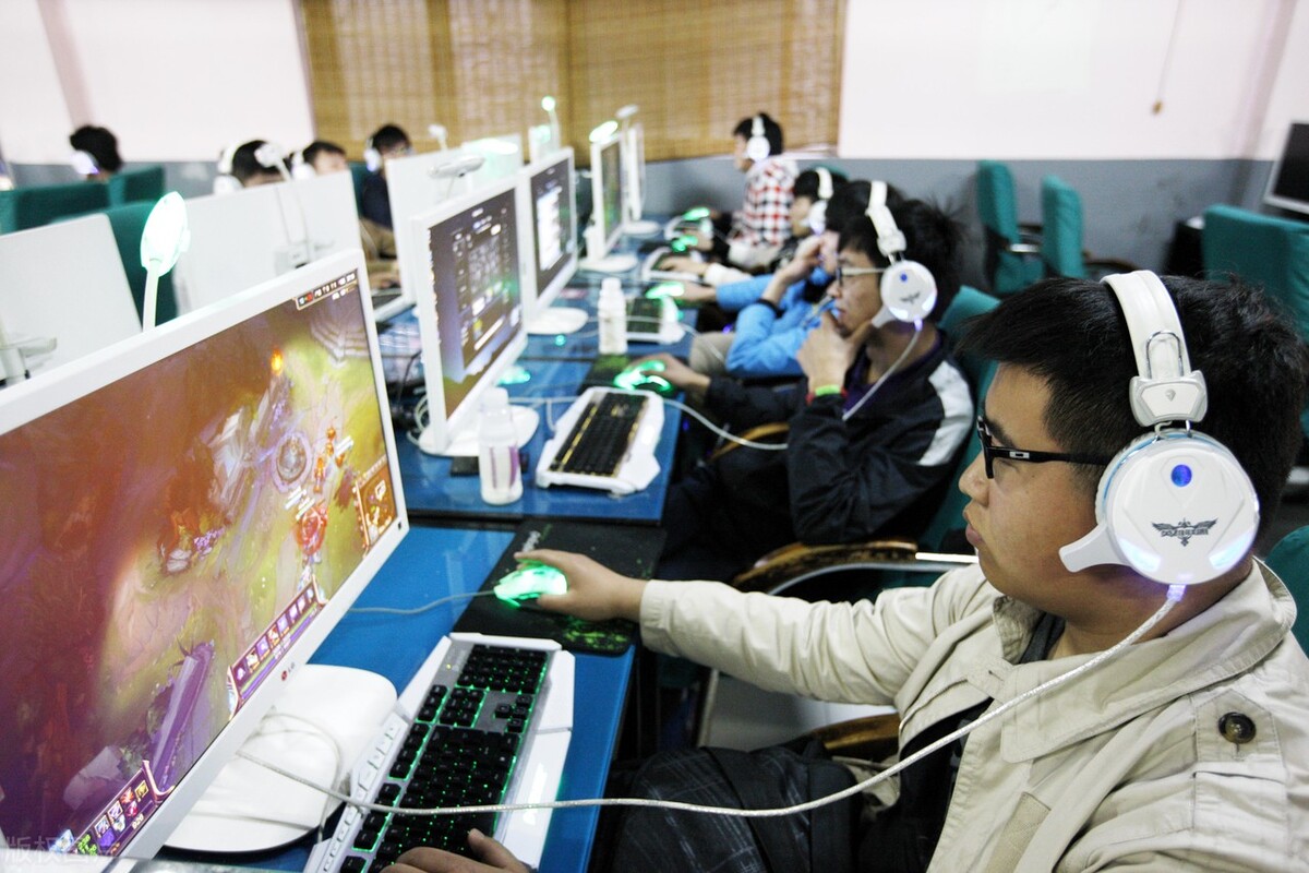 广东小伙李创利：身高80厘米，身价过亿娶美娇妻，如今怎么样了？