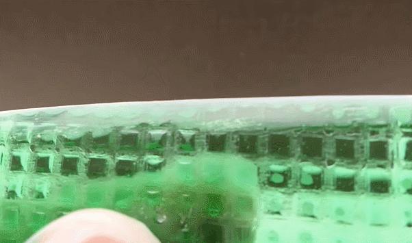 日本小哥用豆腐做刀,日本小哥铸刀全过程视频