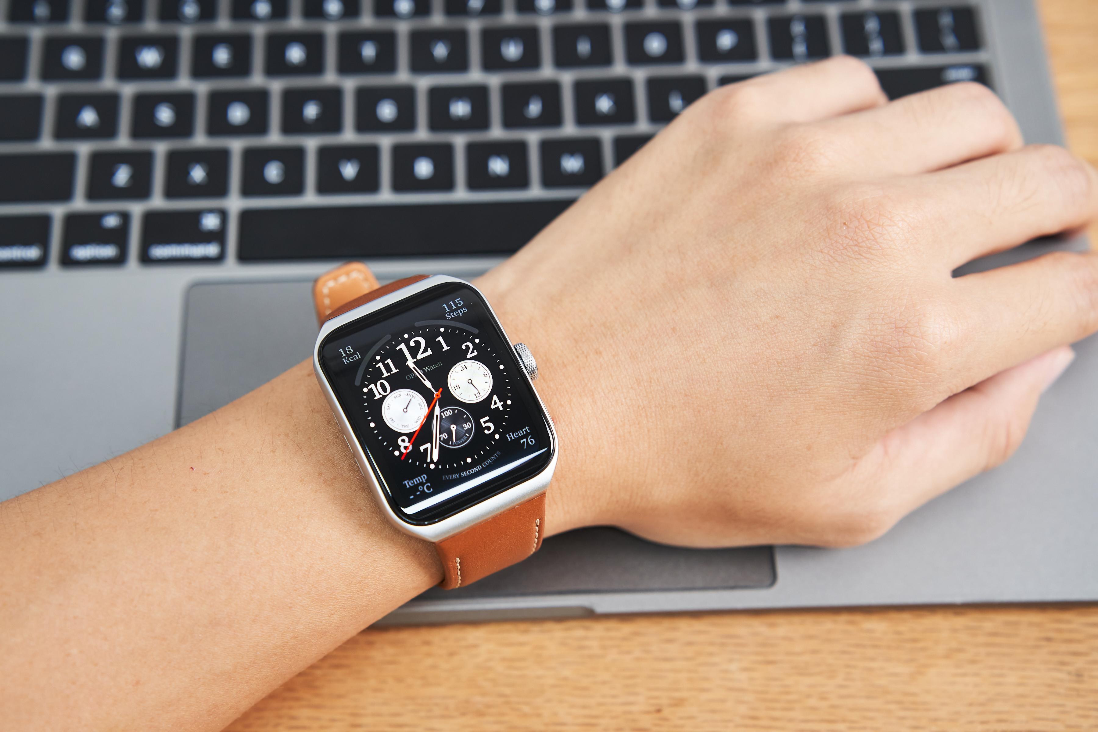 苹果安卓手表横评：差价近5千，OPPOWatch和AppleWatch谁更好？