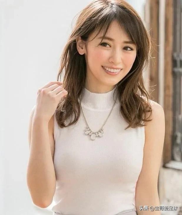 世界杯足球日本太太团,日本2018世界杯太太团