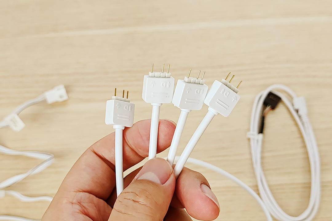 cpu水冷散热器到底怎么选,华硕吹雪240水冷侧面安装