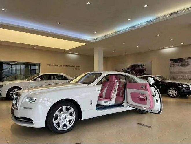 贷款买劳斯莱斯1年后银行懵了,贷款买劳斯莱斯当婚车赚钱吗