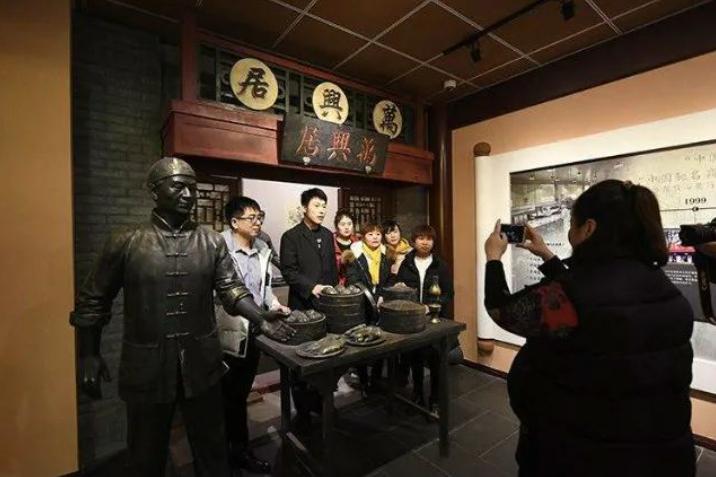 小小包子铺生意火爆,小小的包子店盈利