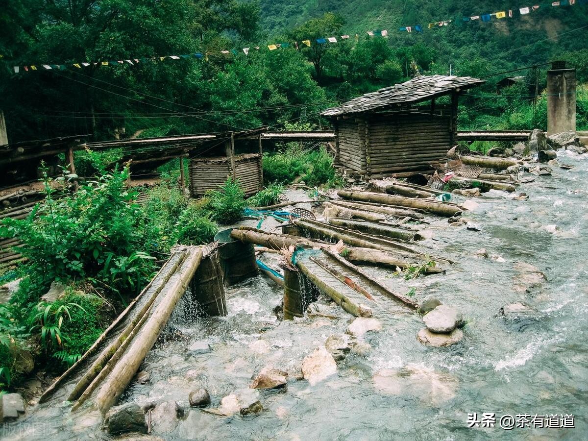 进入怒江雾村必走的茶马古道,怒江大峡谷茶马古道雾里村