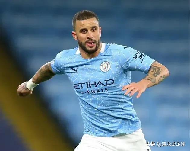 最厉害的后卫和右后卫是谁,442评选十大右后卫都有谁