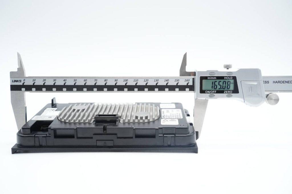 宝马5系无线充电拆解,宝马5系充电器怎么拆