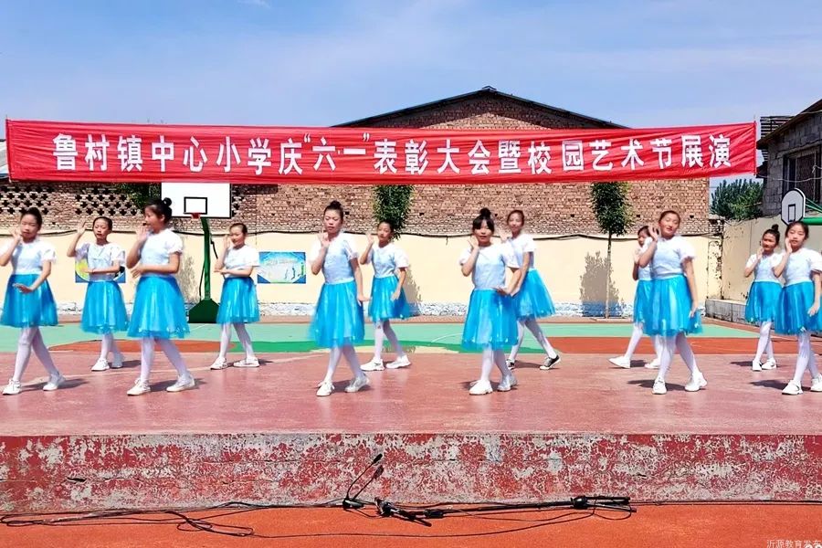 六一儿童节花儿与少年,六一儿童节花儿向阳开