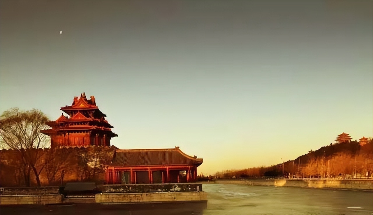 前铺后居与WFH可减成本增生产力为民减压，港府是否考虑与此配合