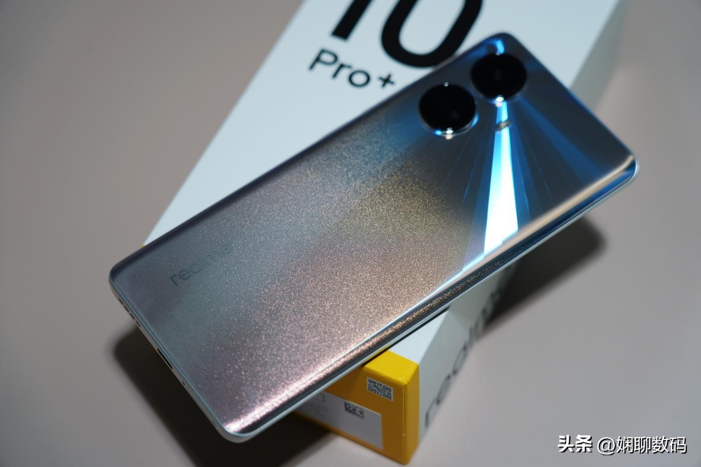 天玑的曲面屏手机,天玑6020的曲面屏手机