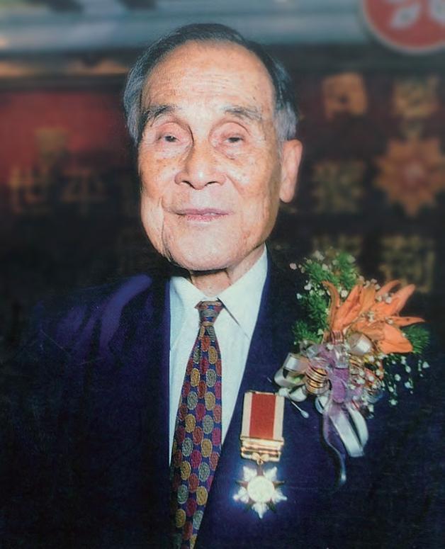 2000亿资产无偿捐献给国家，死后享国葬待遇，儿子仅靠开出租谋生