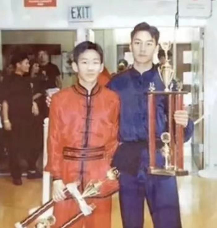 颜值巅峰时期的吴彦祖到底多帅,吴彦祖为什么变成中年油腻大叔