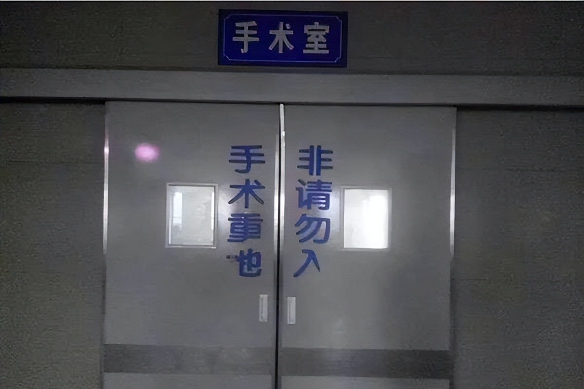 2010年河北行唐，儿子患病身长“巨型黑痣”，母亲为救子割皮移植