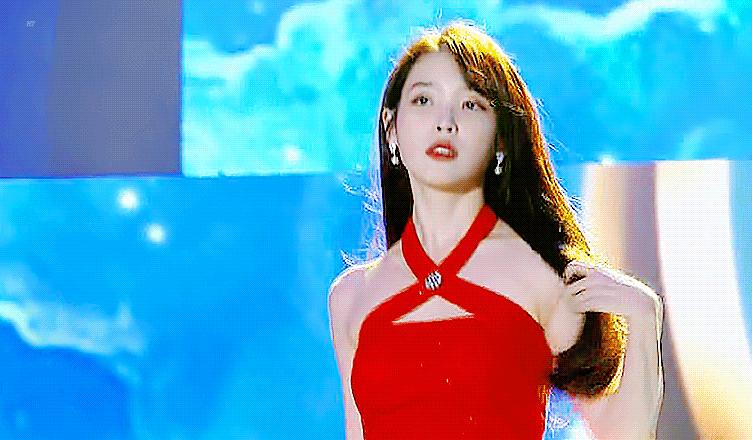 被爆料三千万顶流恋情,顶流公布恋情的明星