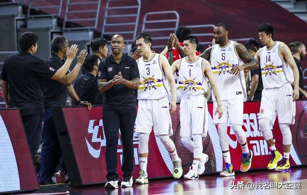 马布里北控大逆转,逆转北控三连败马布里遭质疑