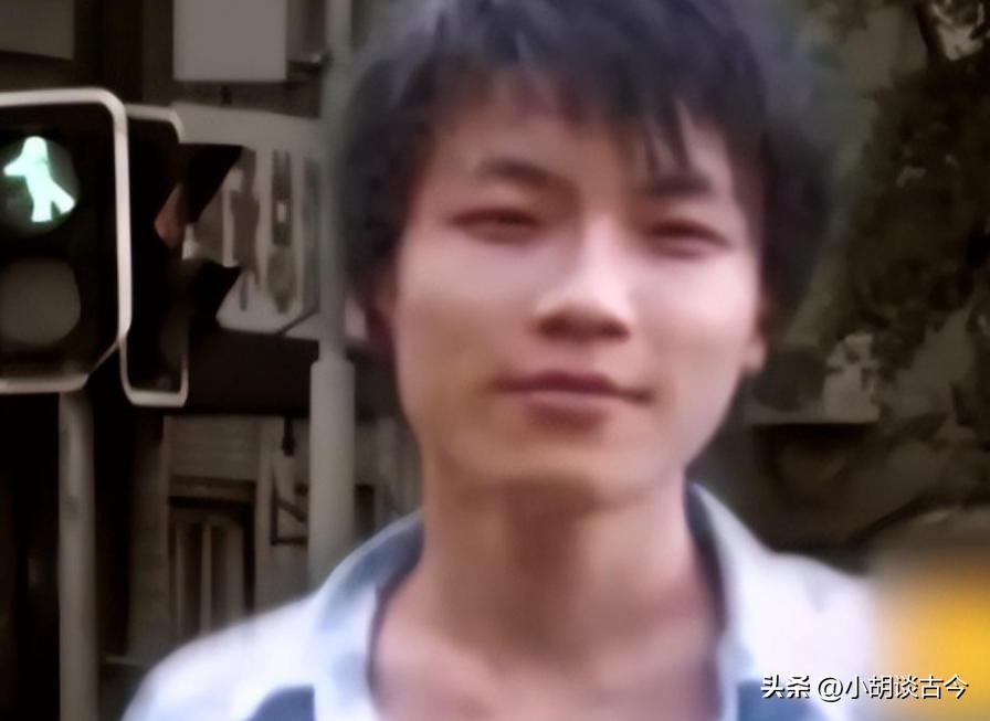 四川父亲忍痛拔掉儿子呼吸机,家人拔掉呼吸机视频