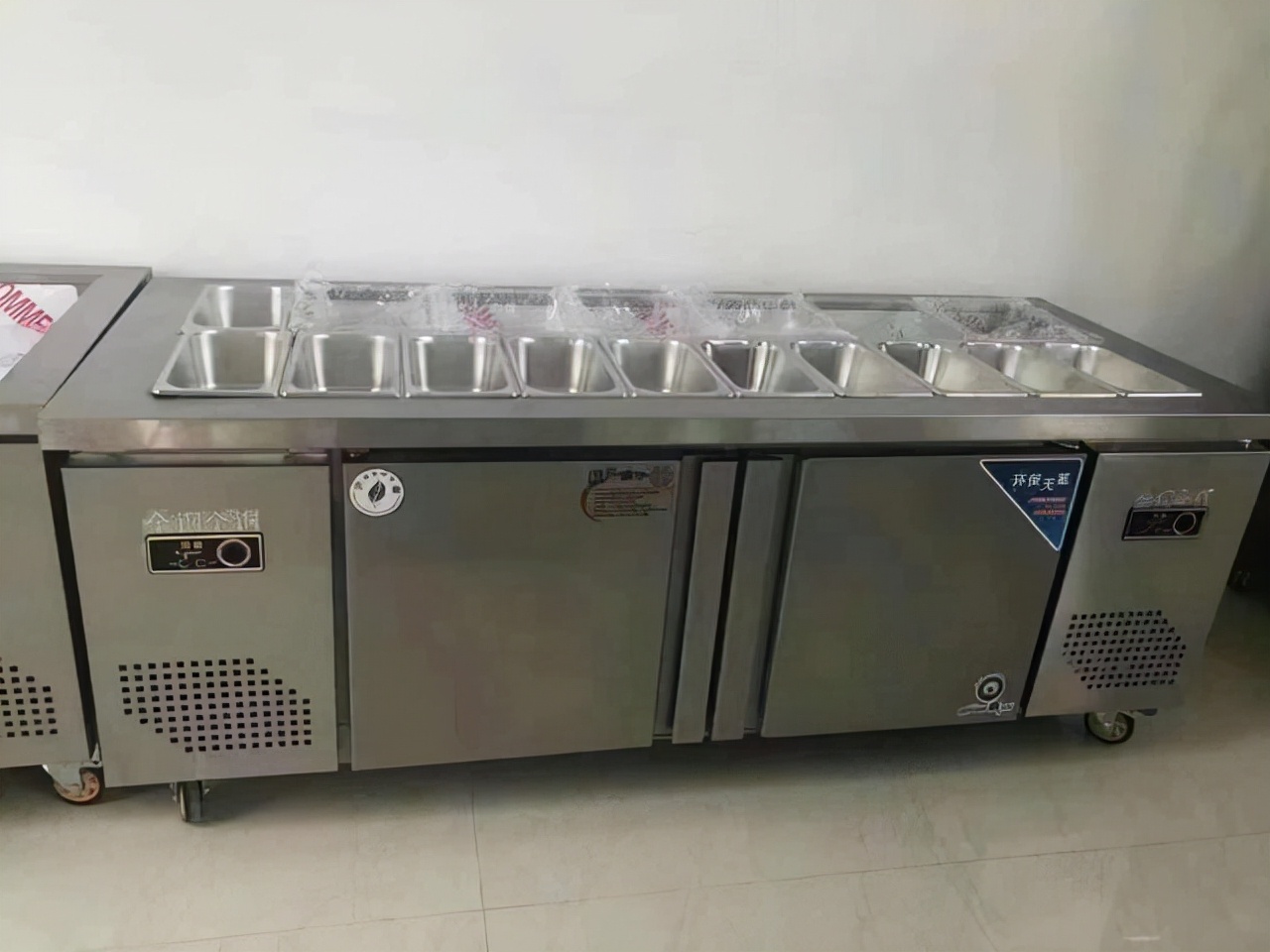 40平麻辣烫店厨房怎么设计,麻辣烫店厨房操作台设计