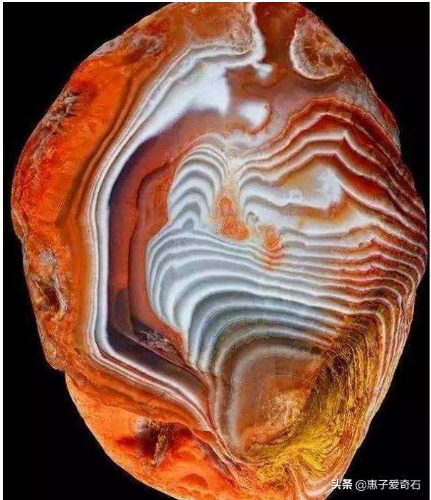 世界上最美的玛瑙,内蒙玛瑙湖出土三亿的玛瑙