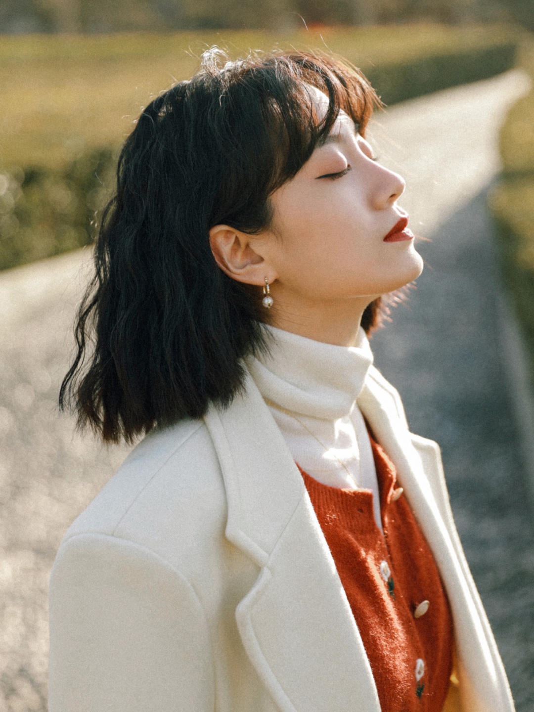 冬季穿“羊毛西装”最适合OL，这些素人博主的穿搭，优雅又高级