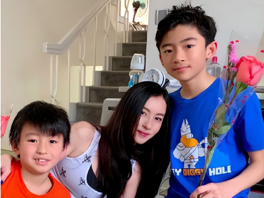 陈小春黎明,黎明梁咏琪袁咏仪陈小春吴镇宇