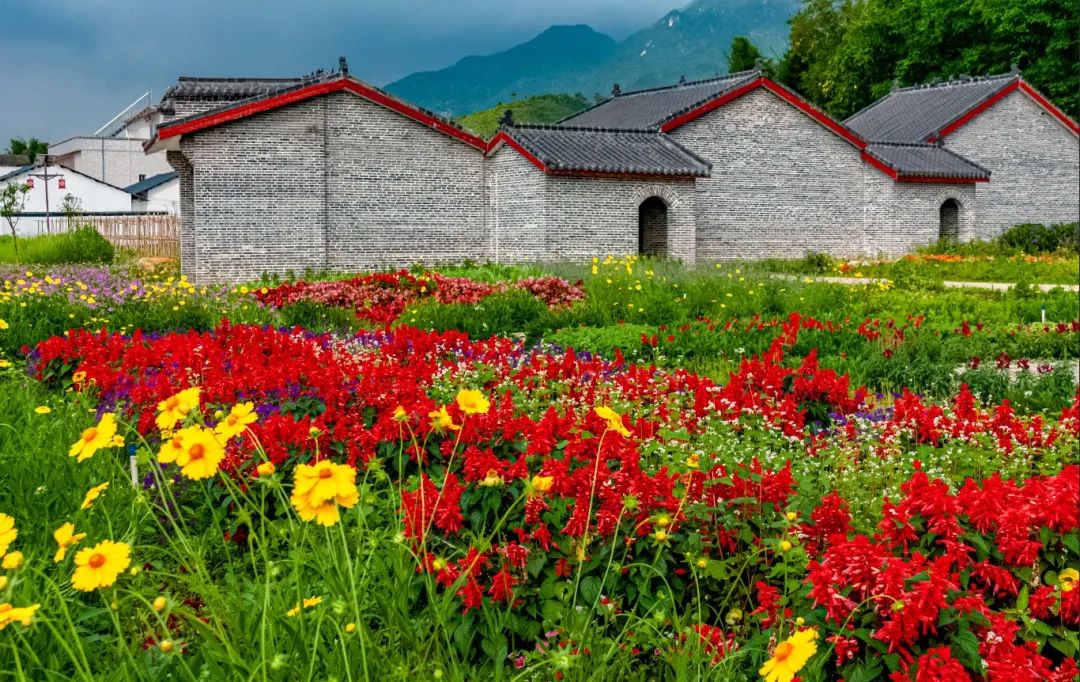 閲戠鍗佹湀鍥藉簡涓鍋囨湡浣忓鏀荤暐,閲戠涔嬬害