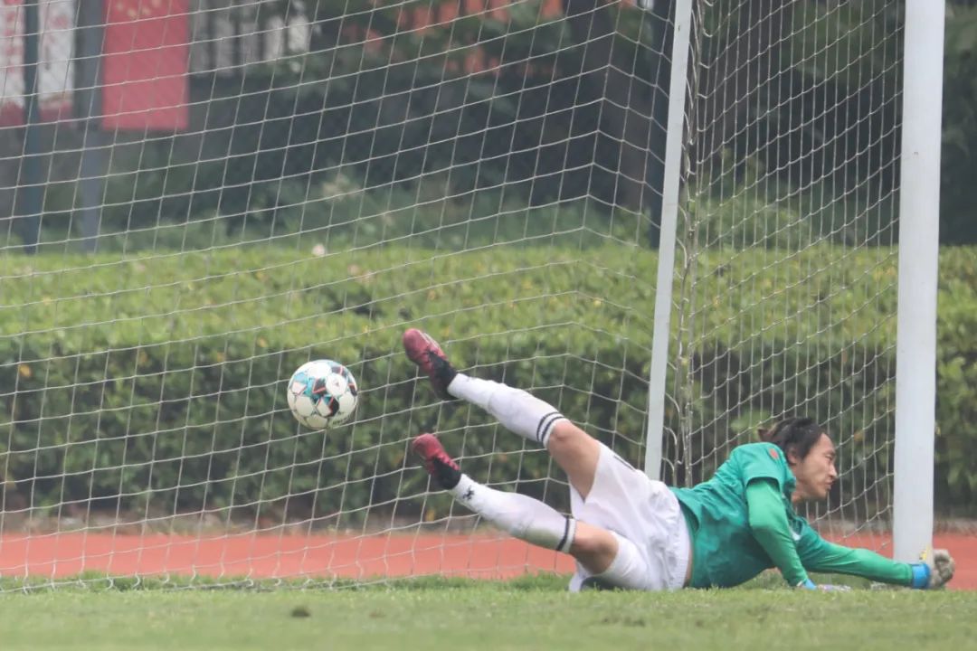 展演活动开场活跃气氛,积极参加文化展演