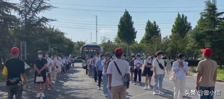 郑州富士康员工返乡真实原因,河南郑州富士康员工自述实拍