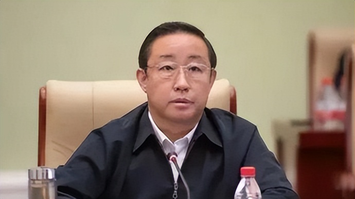 上海一骑手勾结保安哄抬物价,恶意抬高市场价格犯什么罪