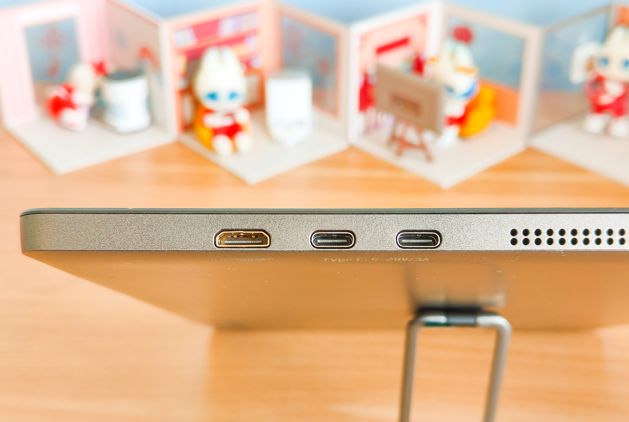 微星便携式显示器,微星便携显示器评测