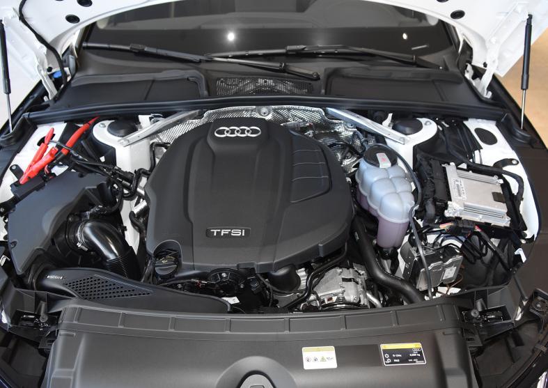 奔驰c宝马3系和奥迪a4l对比哪个好,30万预算买宝马3系还是a4