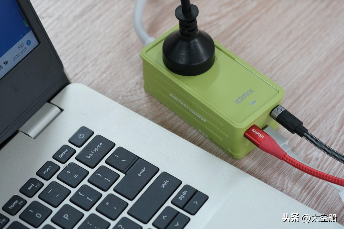 绿联氮化镓100000w智充魔盒,绿联氮化镓充电器100w智充魔盒