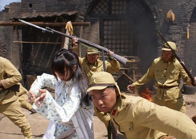 打仗住酒店，战士抹口红，这些抗日剧如果你没看过，恭喜成功避雷