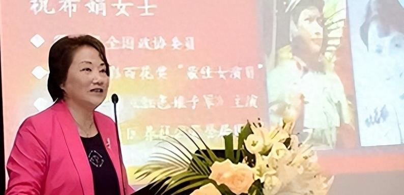 她在美国生活多少年,她在美国