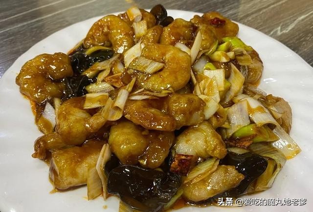 大连这家知名老菜馆，200多点了4个硬菜，老味道总能勾起回忆
