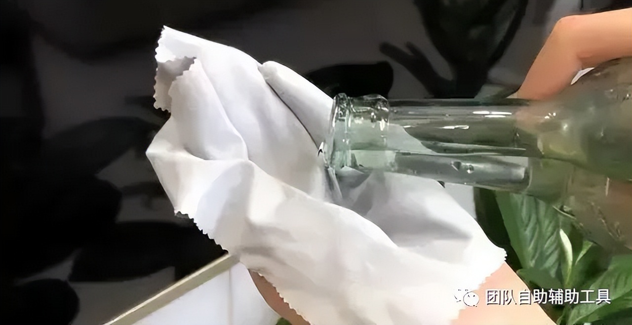 电视屏幕脏了该怎样正确擦,电视机屏幕脏了用什么擦最好