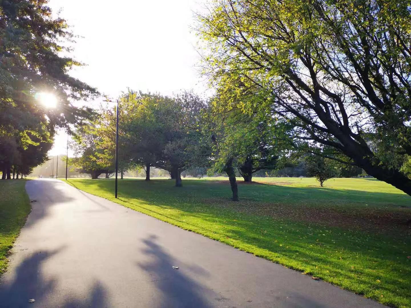 我为啥要娶一个小我10岁的法国女孩，是真爱吗