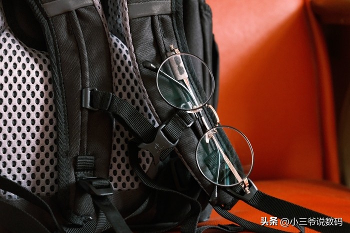 多特学生书包视频,多特背包背娃